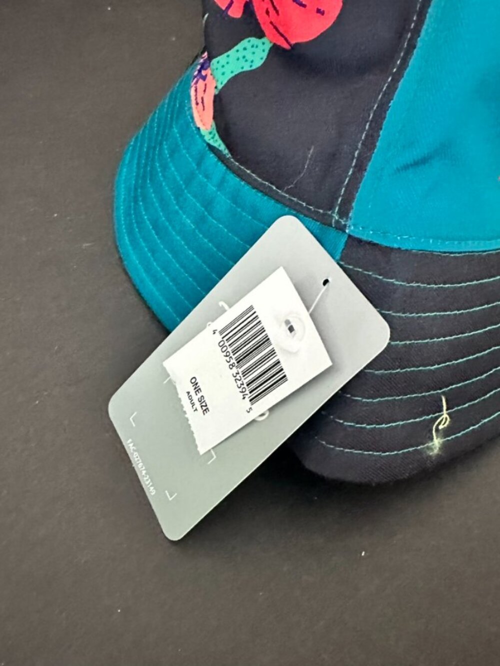 Disney Encanto La Familia Reversible Bucket Hat NEW - Picture 7 of 7